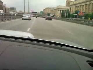 Isto é o que acontece quando se tira mal os cálculos a mais de 180Km/H!