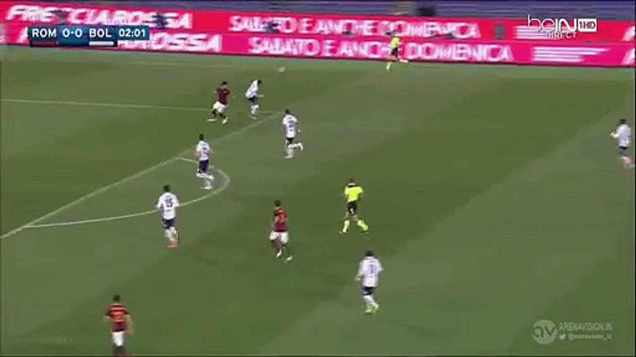 Iago Falqué Incredible Miss - AS Roma vs Bologna 11/04/2016