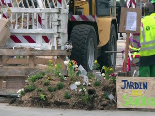A Paris, après l'évacuation du matin, le mouvement "Nuit debout" reprend