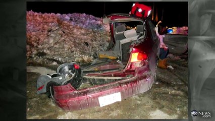 Il voit un bébé abandonné dans la neige. Quand il regarde 10 mètres plus loin, c'est le choc.