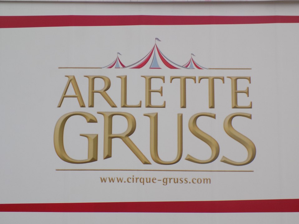 Cirque Arlette Gruss - Valenciennes 2016 - 1er Reportage - Le Montage