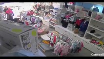 المروج : امرأتين تشتركان في سرقة محل لبيع ملابس الأطفال في وضح النهار