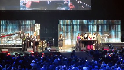 The Walking Dead Season 6 FAN PREMIERE HIGHLIGHTS - Did GLENN REVEAL HIS FATE?