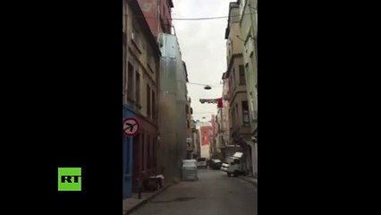 Camión se salvó de ser aplastado por un edificio que se desplomó