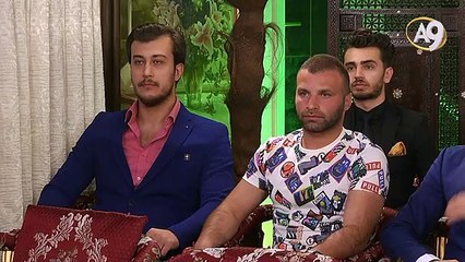 Masonlukta kullanılan Kohen ellerinde oluşan üçgen, A harfini sembolize eder. Taç Hz. Mehdi (as)’ın tacıdır.