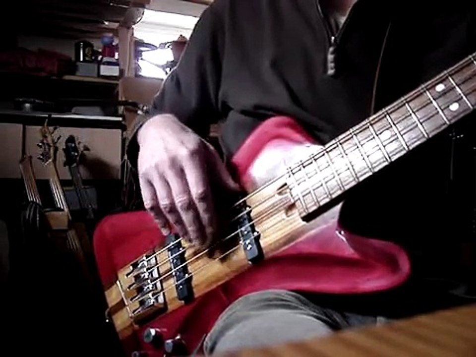 diy headless bass