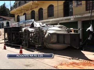 10-09-2013 - ACIDENTE NA RJ-116 - ZOOM TV JORNAL