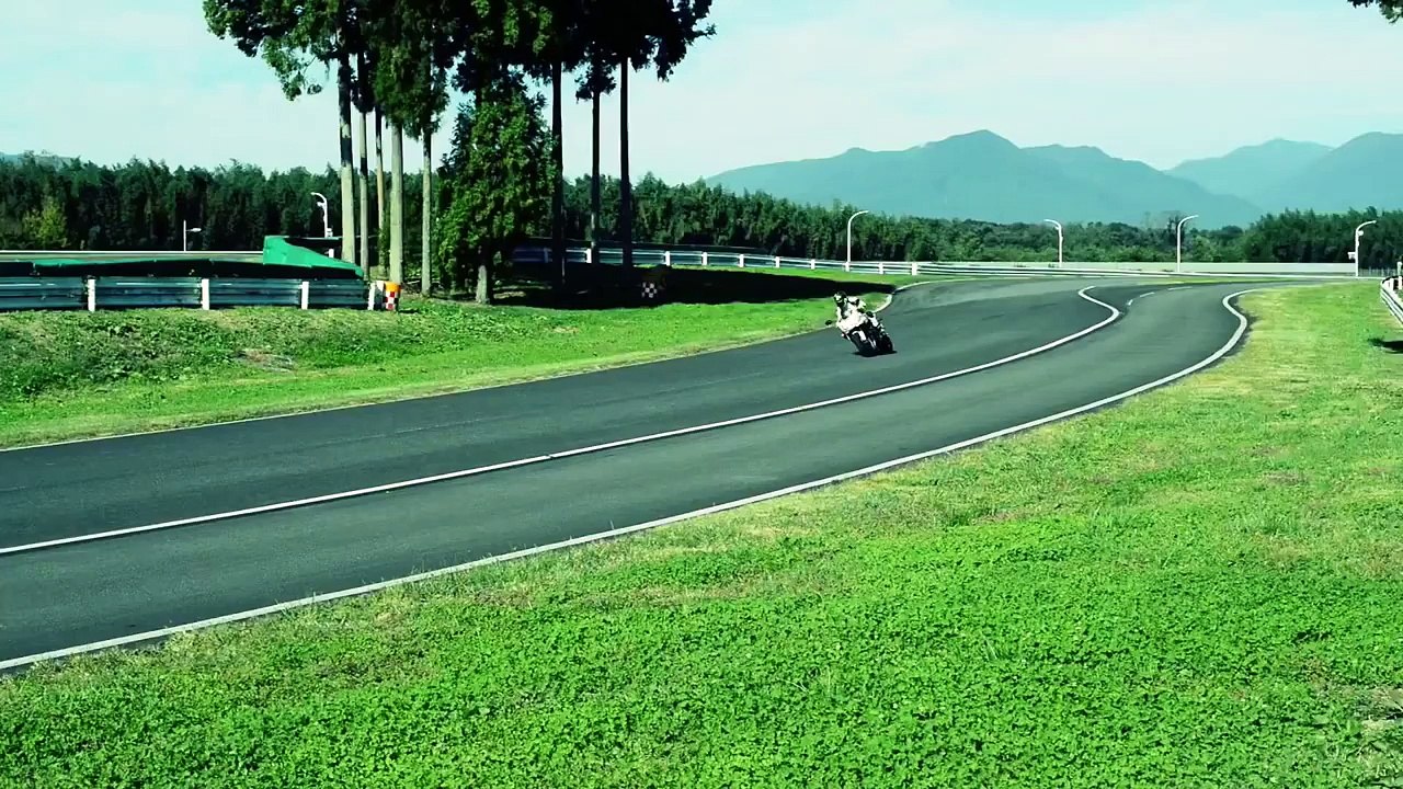 2013 Rossi x Bridgestone Battlax T30 x Yamaha FZ1