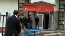 Tunceli'de Valilik kontrol noktasına el bombalı saldırı