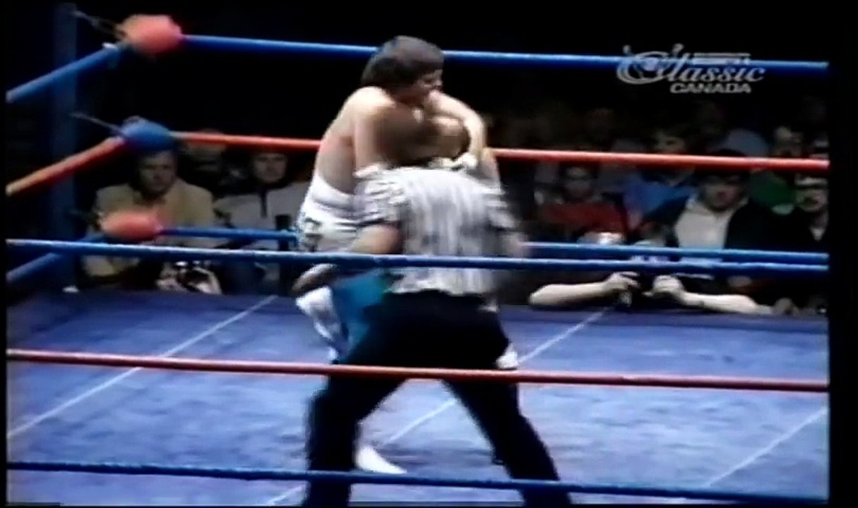 _Golden Greek_ John Tolos vs Jerry _The King_ Lawler