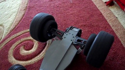 Traxxas Rustler VXL - Large tires - 2