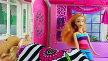 Frozen Fever Snowgies Trap Elsa in Bed and Anna Saves Elsa. DisneyToysFan