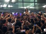 Maine Yaya Dub Mendoza is mobbed in Sam Smiths Manila concert | November 21, 2015