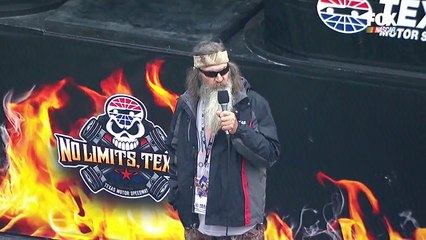 Dire une prière sur la bible et les armes en direct sur la chaîne TV FOX aux USA - Phil Robertson
