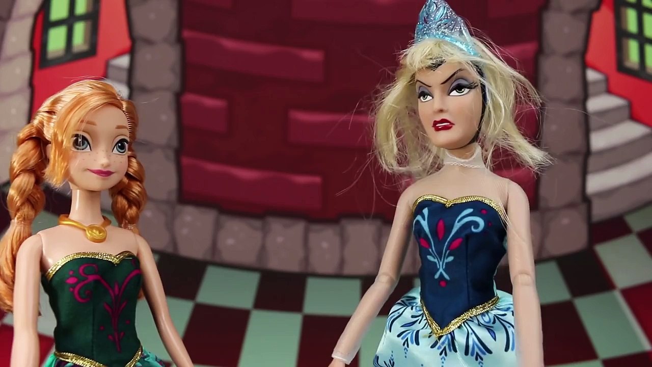 Frozen Elsa es Secuestrada por Hans y Reemplazada con la Nueva Reina Malvada con Anna y Kristoff