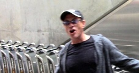 Van Damme, Kendisini Görmezden Gelen Paparazilere İsyan Etti