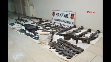 Yüksekova'dan Kırsala Kaçmaya Çalışan ve Aralarında 'Gitarcı' Teröristin Bulunduğu 13 PKK'lı...