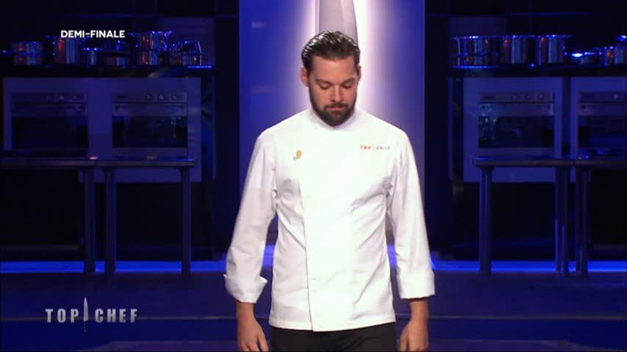 Les chefs félicitent Xavier
