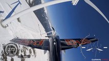 Slalom en avion dans un parc éolien !