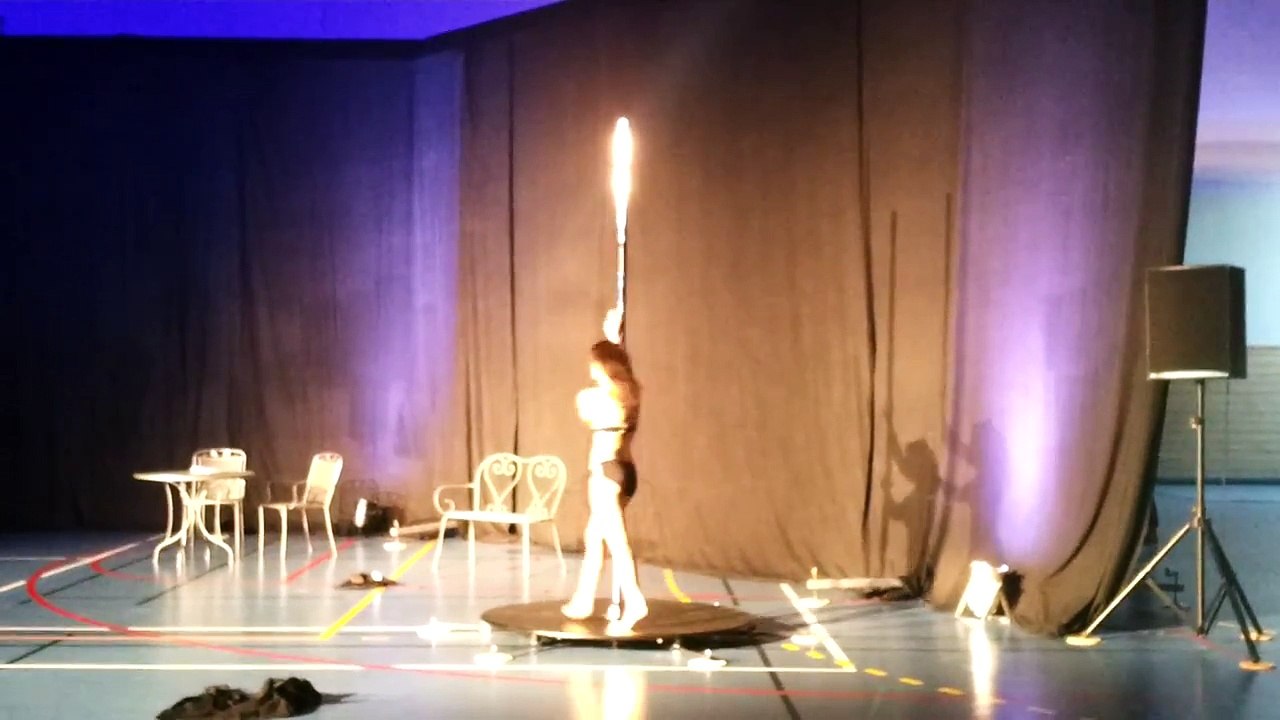 pole dance emy