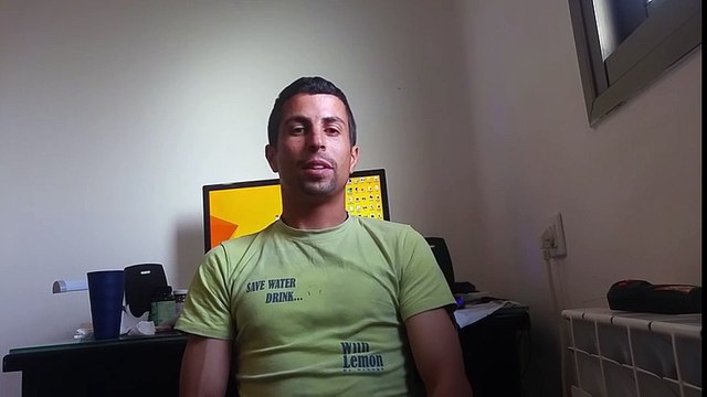 אבי מהצוות של אילה כהן מאפרת מקצועית עד הבית -הוזלת מחירים של מוצרי איפור