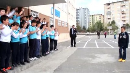 Yaşam Mücadelesini Kazanan Öğrenciye Sürpriz Karşılama