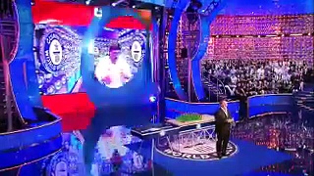 مارشل آرٹ کے ماہر پاکستانی نوجوان نے1منٹ میں سر سے 61 بوتلوں کے ڈھکن کھول کر عالمی ریکارڈ بنا ڈالا