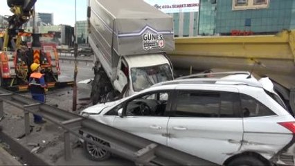 Tem Otoyolu'nun Edirne Yönü Zincirleme Kaza Nedeniyle Kapalı