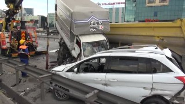 Tem Otoyolu'nun Edirne Yönü Zincirleme Kaza Nedeniyle Kapalı