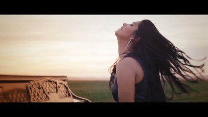 Damaris Guerra - Buscando Una Señal (Video Oficial)