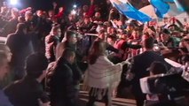 Multitud recibe a Kirchner citada a declarar en Buenos Aires