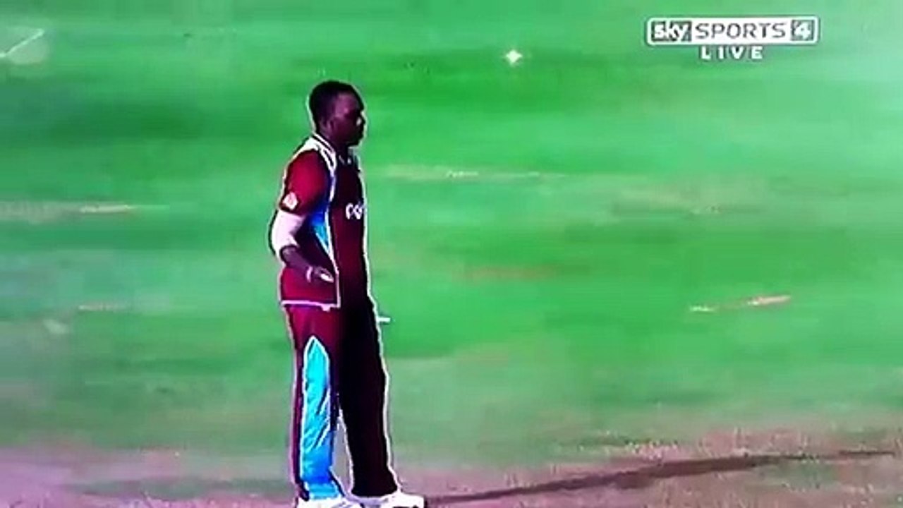 "Lanat Tere Tay" Misbah K Is Jumlay Se Rameez Raja Ka Hans Hans Ker Burra Haal