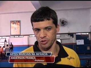 12-08-2013 - ARTES MARCIAIS NA INFÂNCIA - ZOOM TV JORNAL