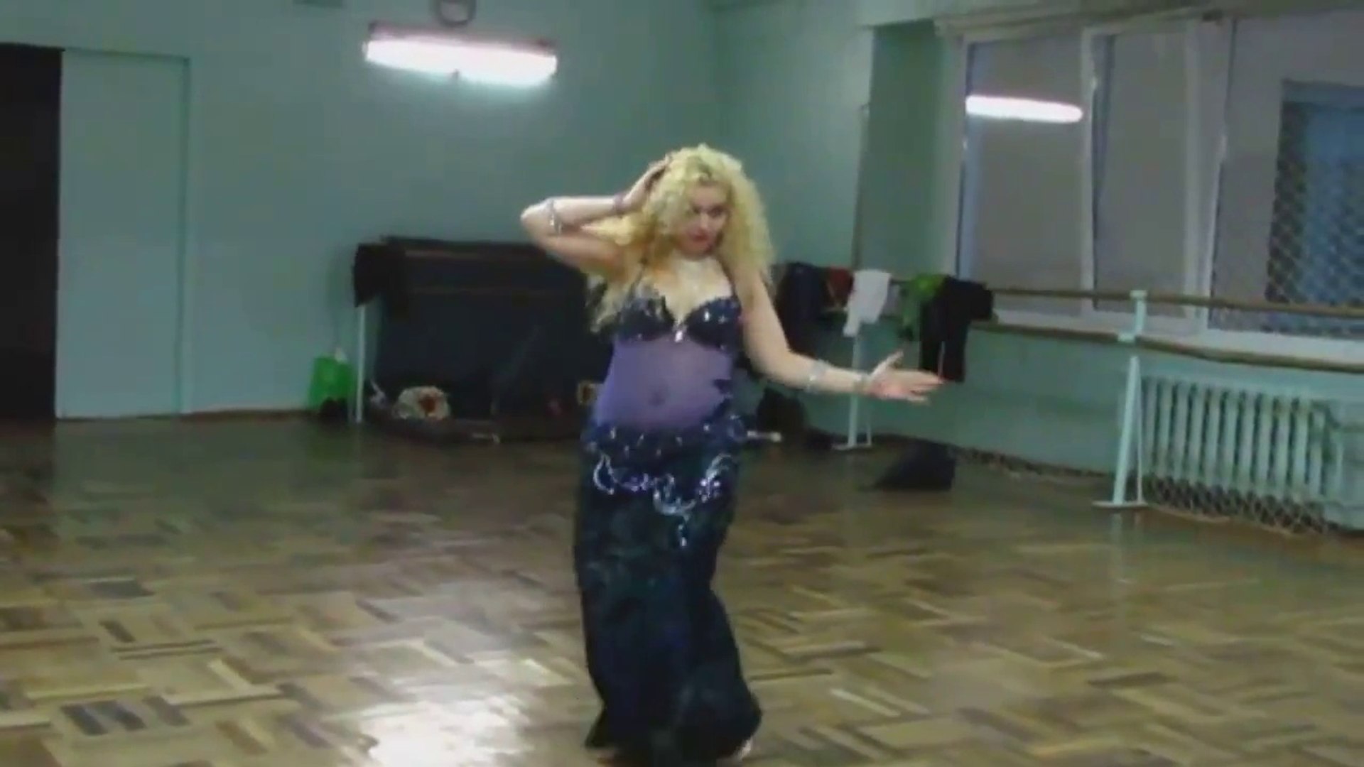 مش صافيناز .رقص شرقي مصري .Hot Belly Dance - Drum Solo