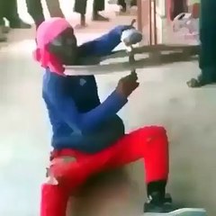 شعرة لا عمل في روحو عملة خايبة برشا مسكين