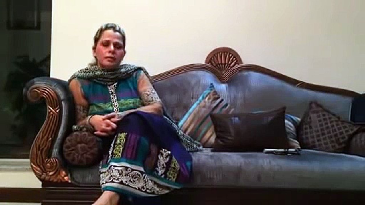 A Female insulting Sofia Ahmed and Meera for there vul garr videos Scan dal