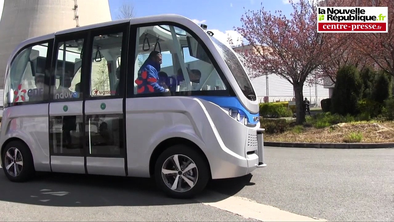 VIDEO. Inauguration de six navettes électriques sans conducteur à la centrale EDF de Civaux (86)
