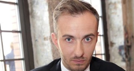 Erdoğan'a Hakaret Eden Alman Komedyen, Evine Kapandı, Kimseyle Konuşmuyor