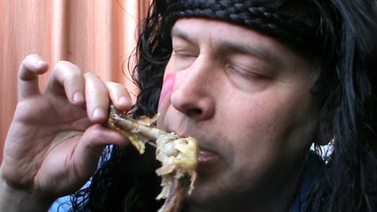 Пьяный голубой мужик