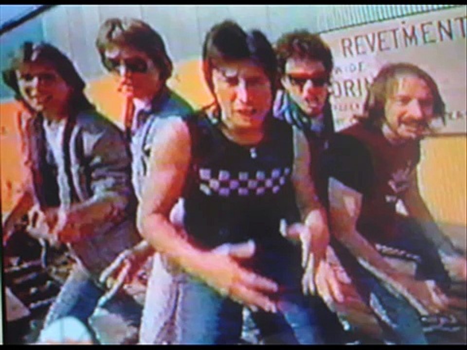 Journey-Dont Stop Believing (official song) wit...