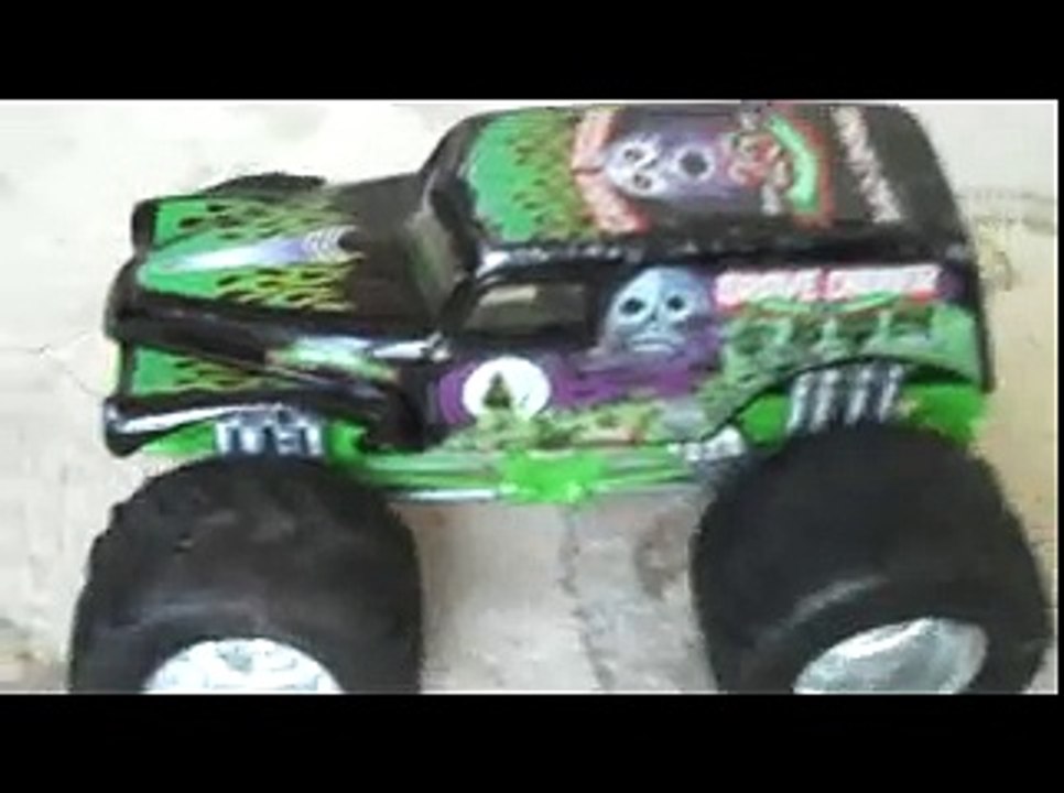 Monster Jam Showdown - Grave Digger