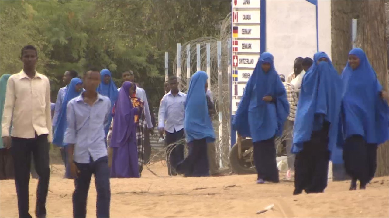 قيود بمخيم داداب تمنع اللاجئين من الدراسة الجامعية