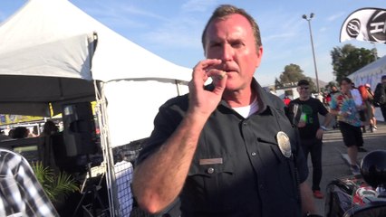 Fumer du cannabis avec la police !