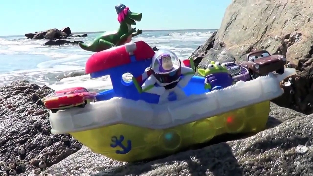 Color Changers Cars & Partysaurus Rex Beach Party Disney Pixar Toy Story Color Splash Buddies Boat