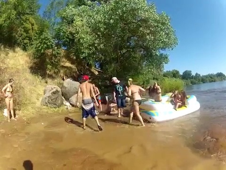 Une sortie de rafting tourne à la dispute entre filles