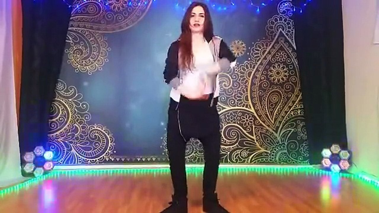 Girl Dances on Bezuban phir se.