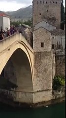 Kako ne trebate skakati sa Starog mosta u Mostaru