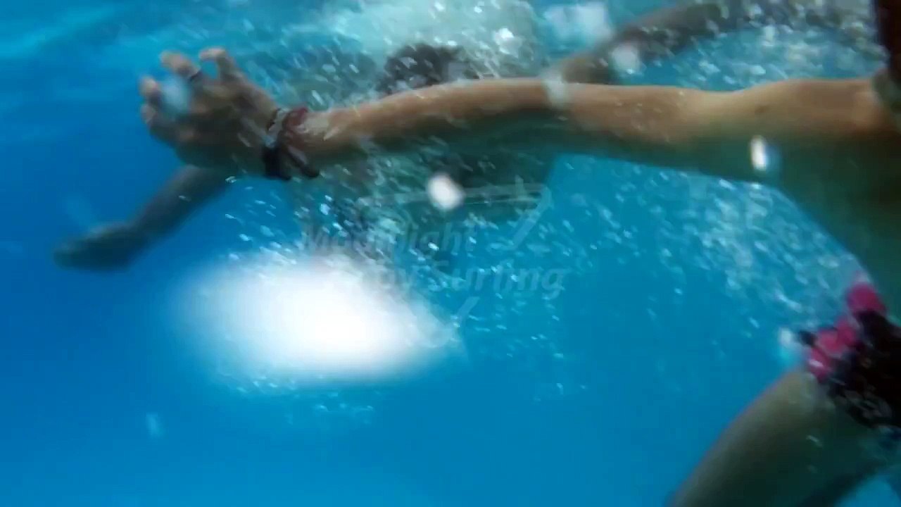 indoms SWIMMINGPOOL moonlight by surfing