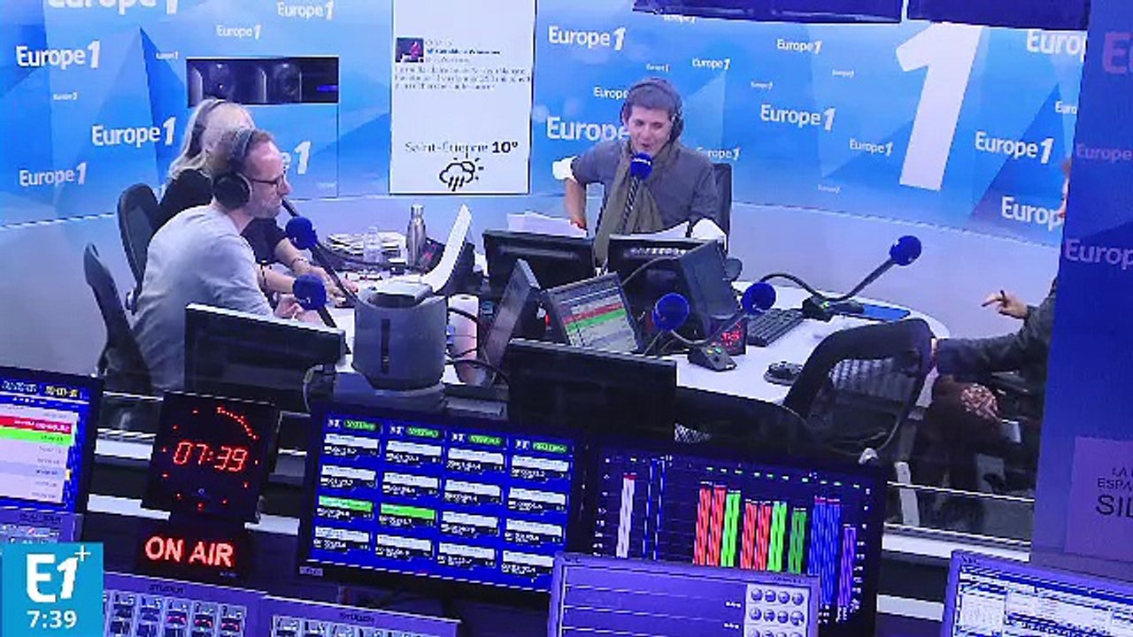 A combien d'exemplaires se vendent en moyenne les livres politiques ?