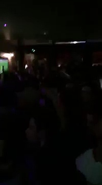 Manchester City - PSG (12.04.2016) : Collectif Ultras Paris - ambiance au Players (2)